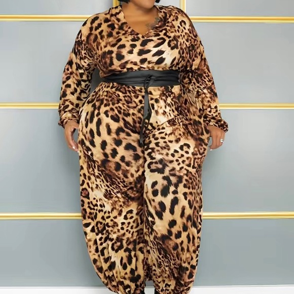 Plus size Leopard Print jumpsuit - Picture 2 of 3